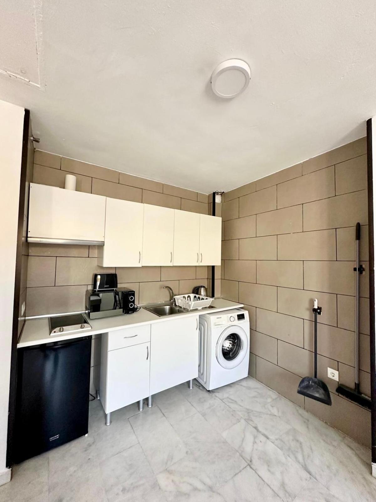 Apartamentos Playa Misericordias Málaga Dış mekan fotoğraf
