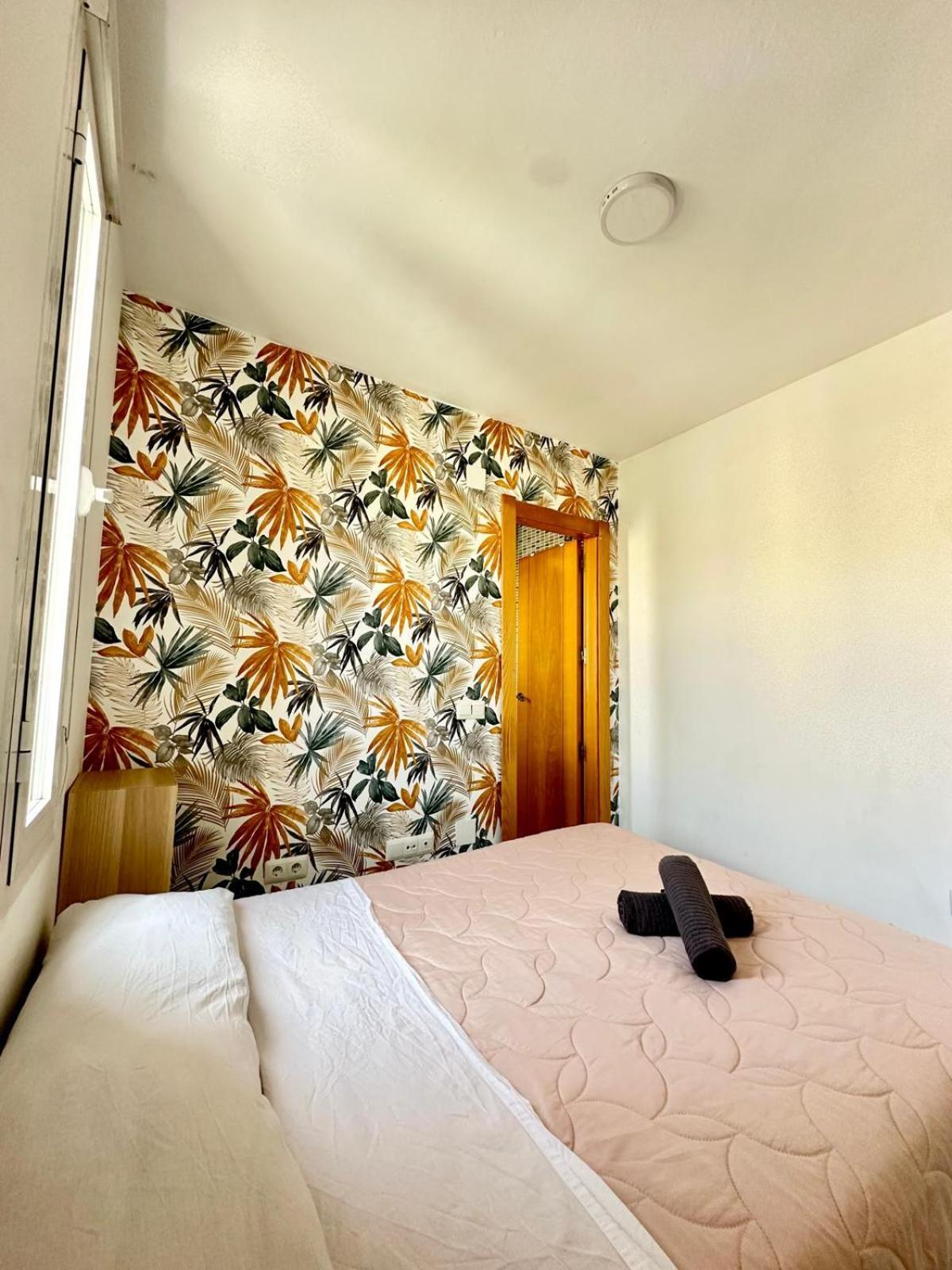 Apartamentos Playa Misericordias Málaga Dış mekan fotoğraf